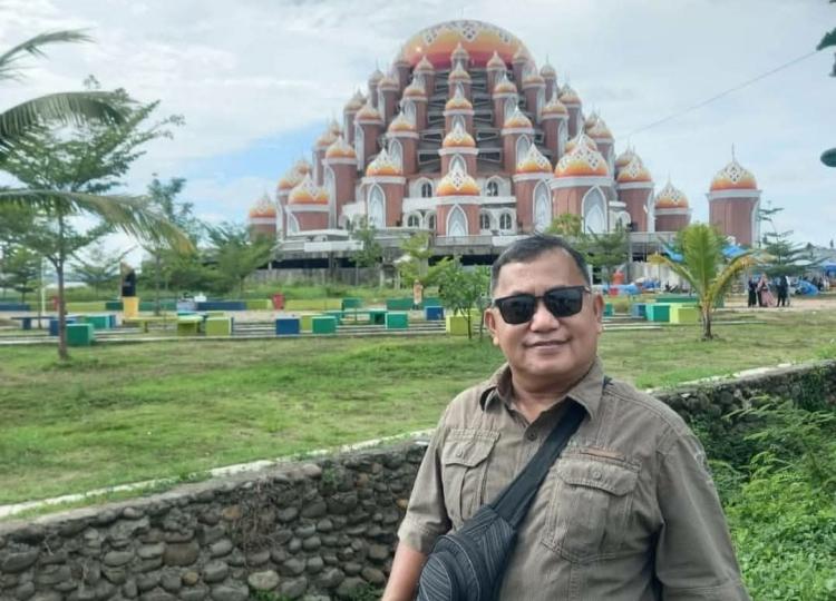 Dari Makam ke Kertas: Hikmah Ziarah dalam Kata